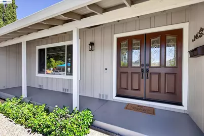 1740 Argonne Dr, Concord, CA 94518 - Photo 8