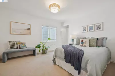 6427 Ascot Dr, Oakland, CA 94611 - Photo 52