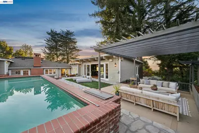 6427 Ascot Dr, Oakland, CA 94611 - Photo 40