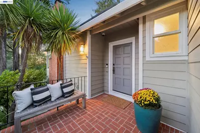 6427 Ascot Dr, Oakland, CA 94611 - Photo 16
