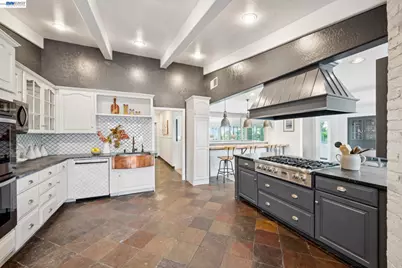 6427 Ascot Dr, Oakland, CA 94611 - Photo 26