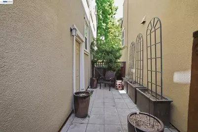 41008 Asilomar Ter, Fremont, CA 94538 - Photo 32