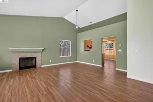 152 Chardonnay St, Los Banos, CA 93635 - Photo 6