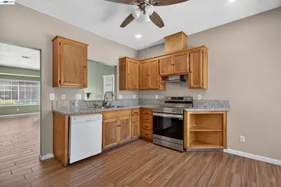 152 Chardonnay Street, Los Banos, CA 93635 - Photo 24