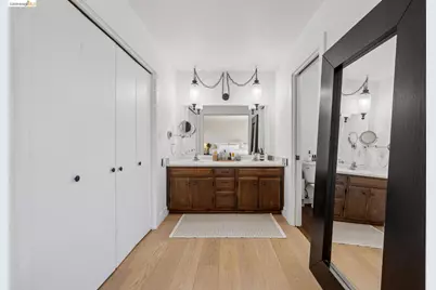 10592 Englewood Dr, Oakland, CA 94605 - Photo 34