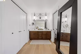 10592 Englewood Dr, Oakland, CA 94605 - Photo 34