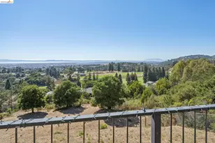 10592 Englewood Dr, Oakland, CA 94605 - Photo 54