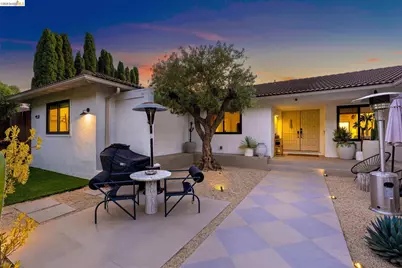 10592 Englewood Dr, Oakland, CA 94605 - Photo 60