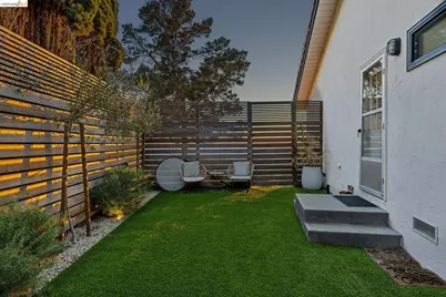 10592 Englewood Dr, Oakland, CA 94605 - Photo 70