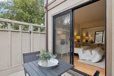 557 Hiller Dr, Oakland, CA 94618 - Photo 58