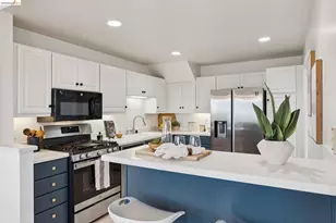557 Hiller Dr, Oakland, CA 94618 - Photo 24