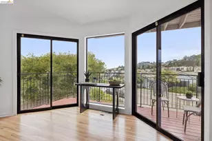557 Hiller Dr, Oakland, CA 94618 - Photo 10