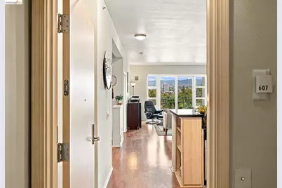 1 Lakeside Dr #607, Oakland, CA 94612 - Photo 20