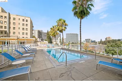 1 Lakeside Dr #607, Oakland, CA 94612 - Photo 32