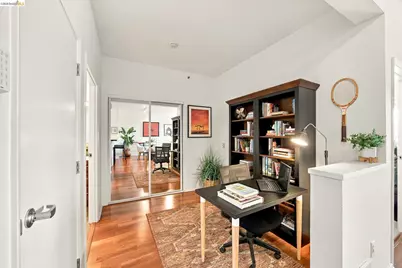 1 Lakeside Dr #607, Oakland, CA 94612 - Photo 16