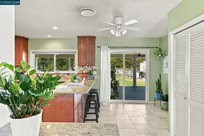 1211 Orange St, Concord, CA 94518 - Photo 10