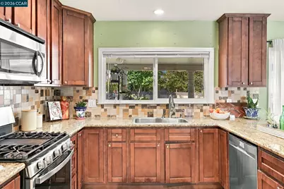 1211 Orange St, Concord, CA 94518 - Photo 26
