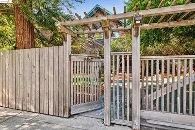 2319 Woolsey St, Berkeley, CA 94705 - Photo 2