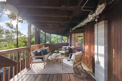 6760 Moore Dr, Oakland, CA 94611 - Photo 20