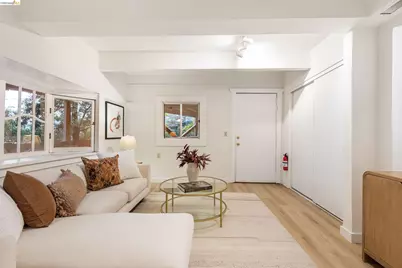 6760 Moore Dr, Oakland, CA 94611 - Photo 34
