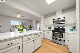 957 Cheryl Ann Cir, Hayward, CA 94544 - Photo 22