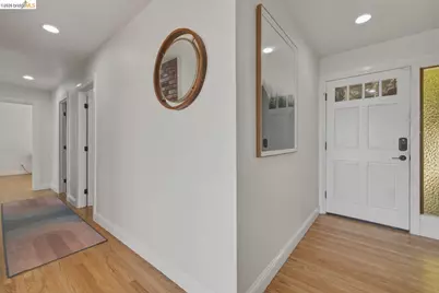 8011 Sunkist Dr, Oakland, CA 94605 - Photo 10