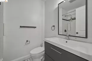 8011 Sunkist Dr, Oakland, CA 94605 - Photo 16