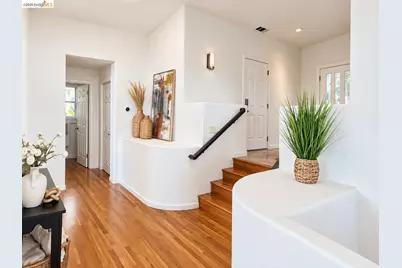 35 Bay Forest Ct, Oakland, CA 94611 - Photo 22