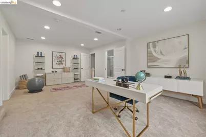 6375 Longcroft Dr, Oakland, CA 94611 - Photo 46