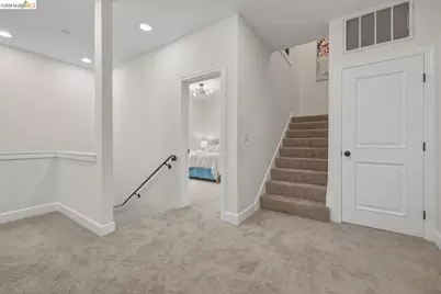 6375 Longcroft Dr, Oakland, CA 94611 - Photo 52