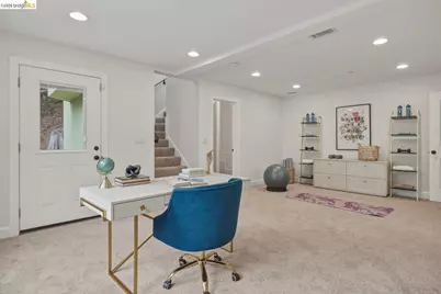 6375 Longcroft Dr, Oakland, CA 94611 - Photo 48