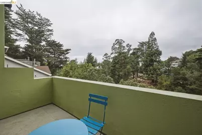 6375 Longcroft Dr, Oakland, CA 94611 - Photo 32