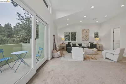 6375 Longcroft Dr, Oakland, CA 94611 - Photo 26