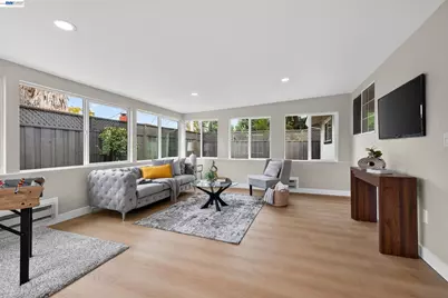 805 Calero St, Milpitas, CA 95035 - Photo 16