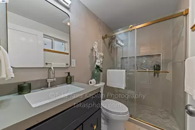 4621 Kaphan Ave, Oakland, CA 94619 - Photo 38