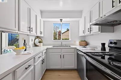 2205 San Antonio Ave #F, Alameda, CA 94501 - Photo 10