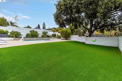 3416 Davis St, Oakland, CA 94601 - Photo 40