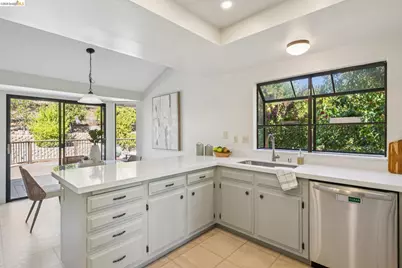 836 Navaronne Way, Concord, CA 94518 - Photo 18
