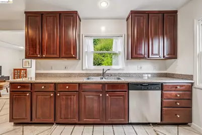 4737 Virginia Ave, Oakland, CA 94619 - Photo 14