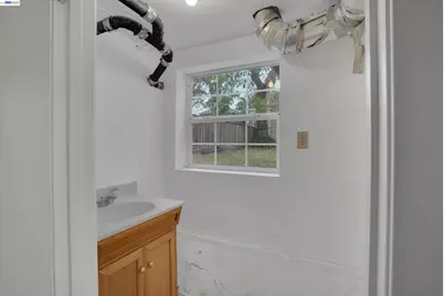 2014 Buena Vista Ave, Alameda, CA 94501 - Photo 52