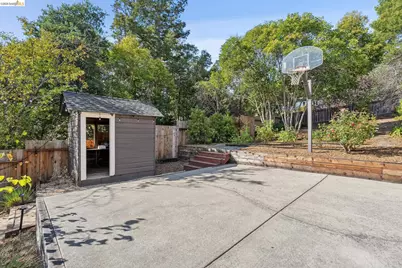2000 Clemens Rd, Oakland, CA 94602 - Photo 84
