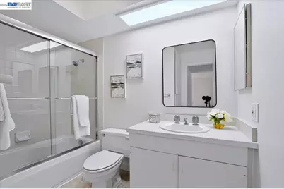 204 Centre Ct, Alameda, CA 94502 - Photo 32
