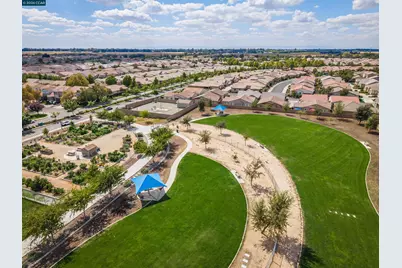 4512 Villa Del Paso Ln, Sacramento, CA 95834 - Photo 68
