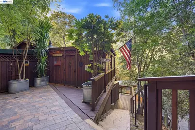 124 Cypress Dr, Fairfax, CA 94930 - Photo 2