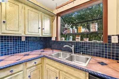 124 Cypress Dr, Fairfax, CA 94930 - Photo 14