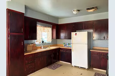 1092 Black Diamond St, Pittsburg, CA 94565 - Photo 2