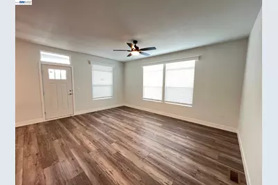 1422 Salamanca Ave #113, Hayward, CA 94544 - Photo 2