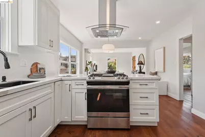 5618 Gaskill St, Oakland, CA 94608 - Photo 14