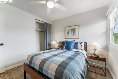 1802 Second #M, Alameda, CA 94501 - Photo 18