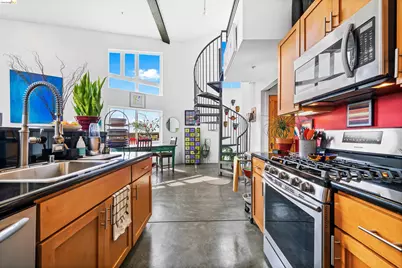 675 8th St #16, Oakland, CA 94607 - Photo 28